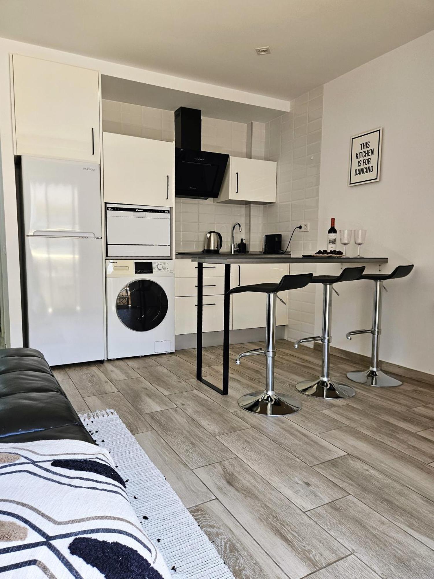 Sunshine Apartment ซานตาโปลา ภายนอก รูปภาพ