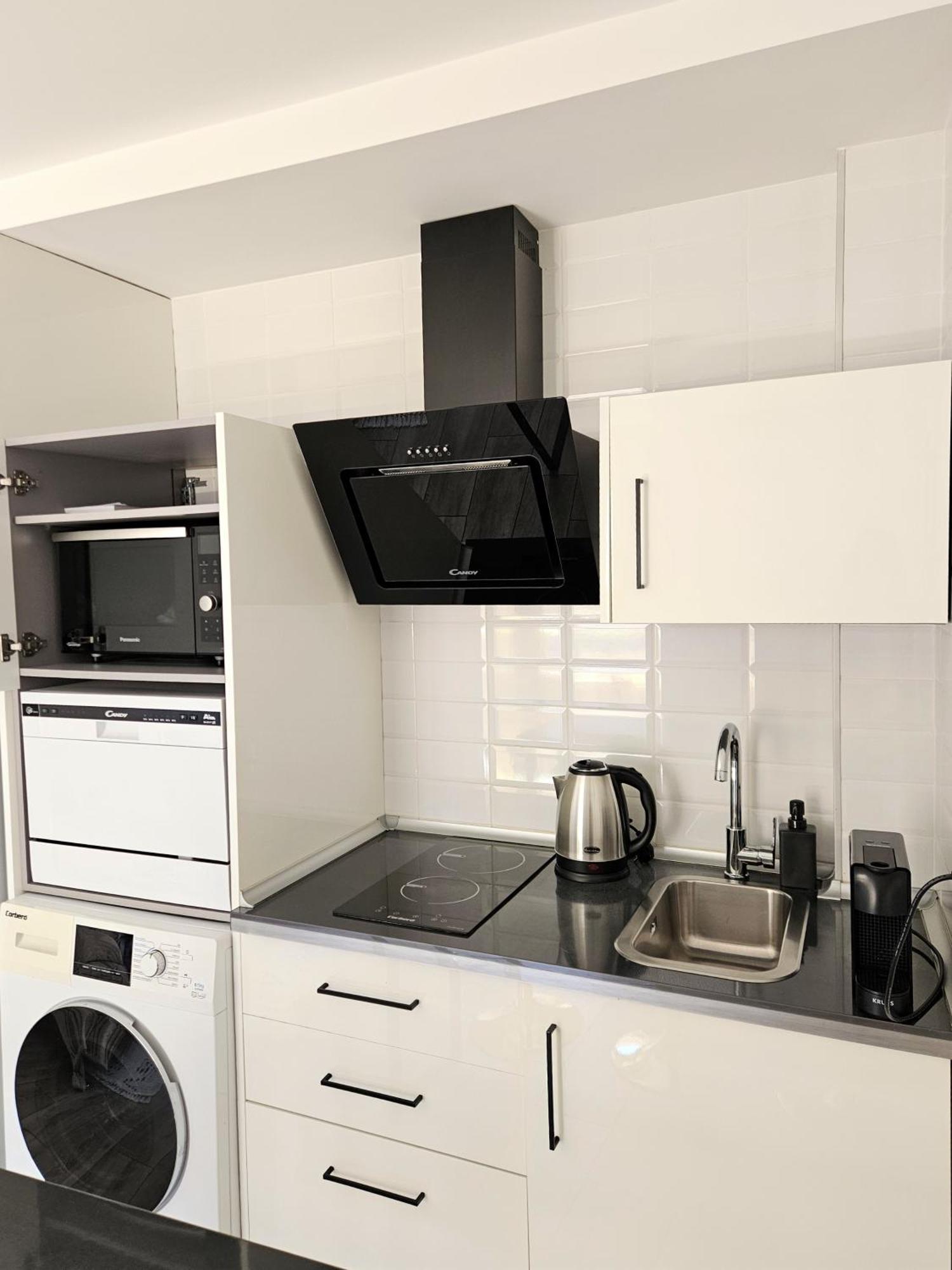 Sunshine Apartment ซานตาโปลา ภายนอก รูปภาพ