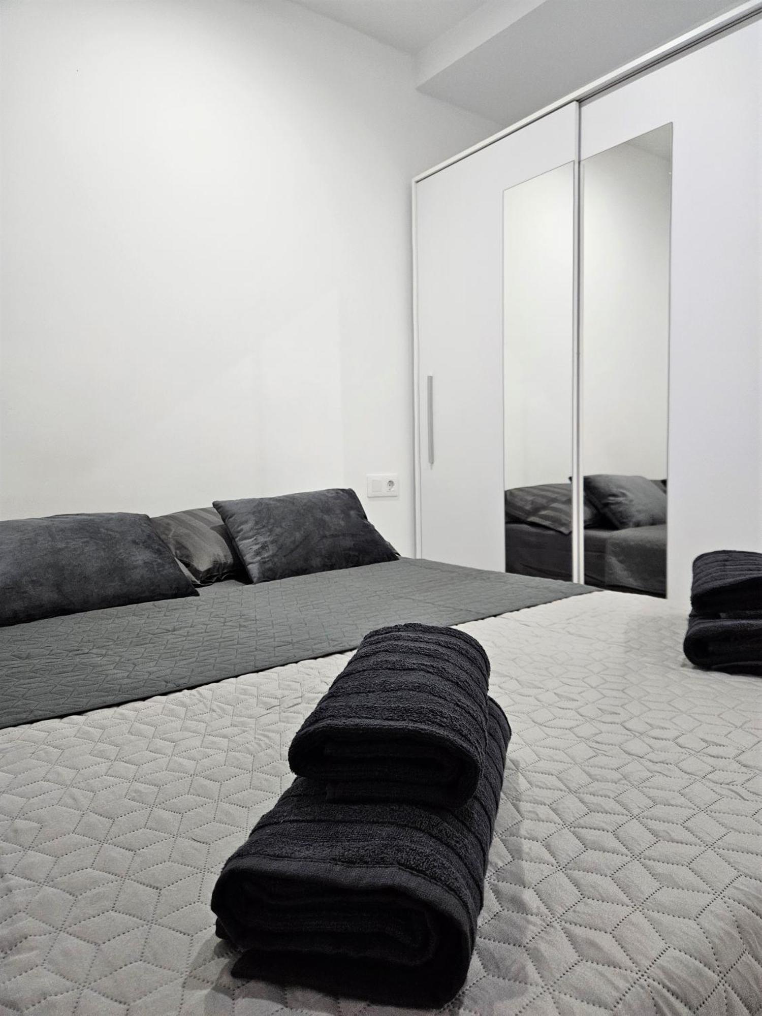 Sunshine Apartment ซานตาโปลา ภายนอก รูปภาพ